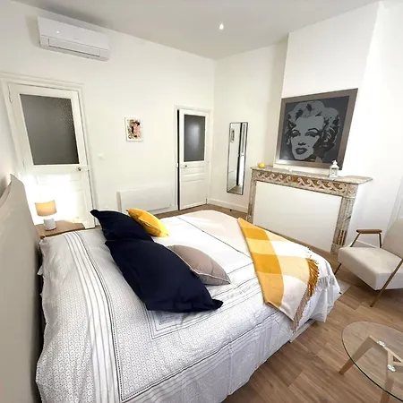 T3 Cosy Centre - Parking - Arenes A Pied - Climatise شقة *