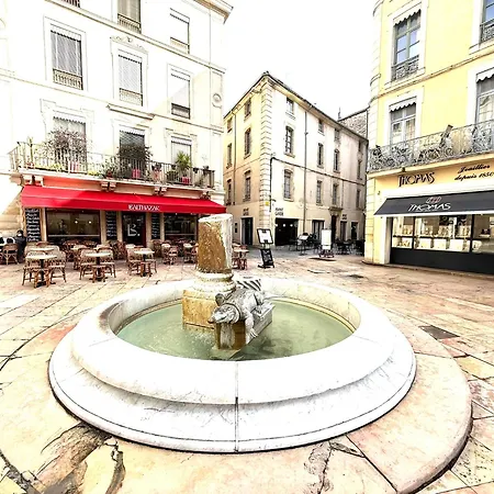 شقة T3 Cosy Centre - Parking - Arenes A Pied - Climatise *